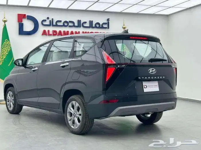هيونداي ستاريا 2025 1