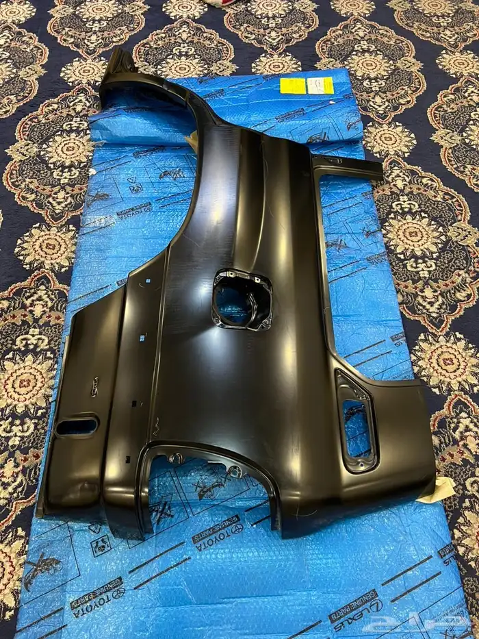 رفرف خلفي لاند كروزر 1