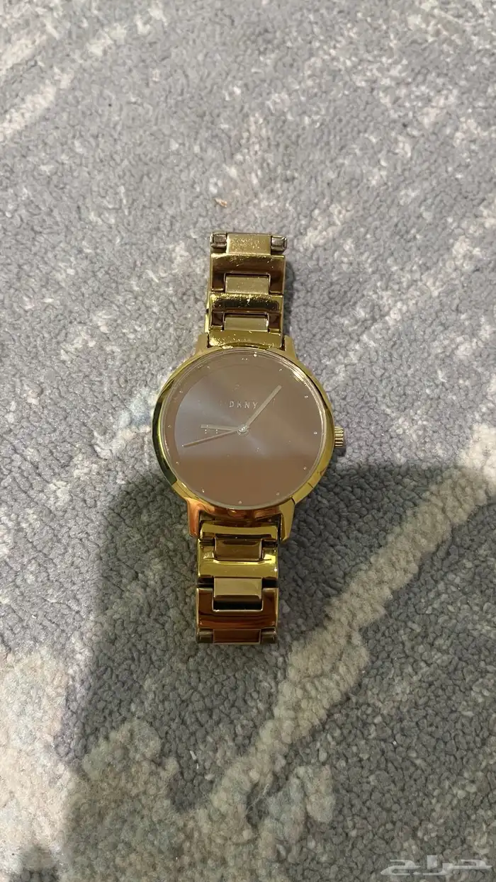 ساعة نسائية ماركة دكني 1