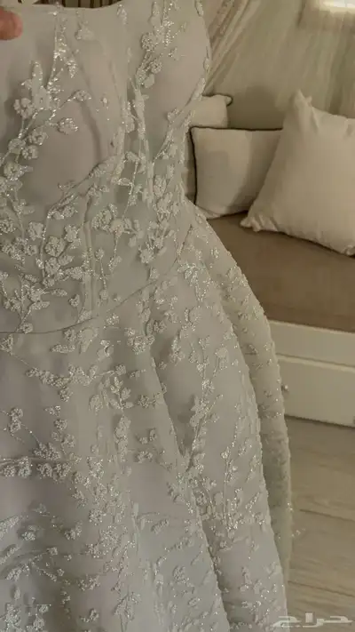 فستان مستعمل ونظيف سعر الشراء 1400 والبيع500 3