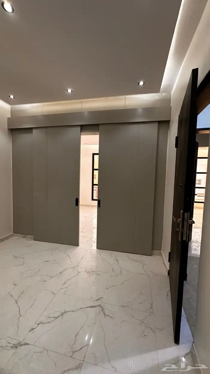 للبيع دور علوي مع شقه بالسطح بالدار البيضاء 19