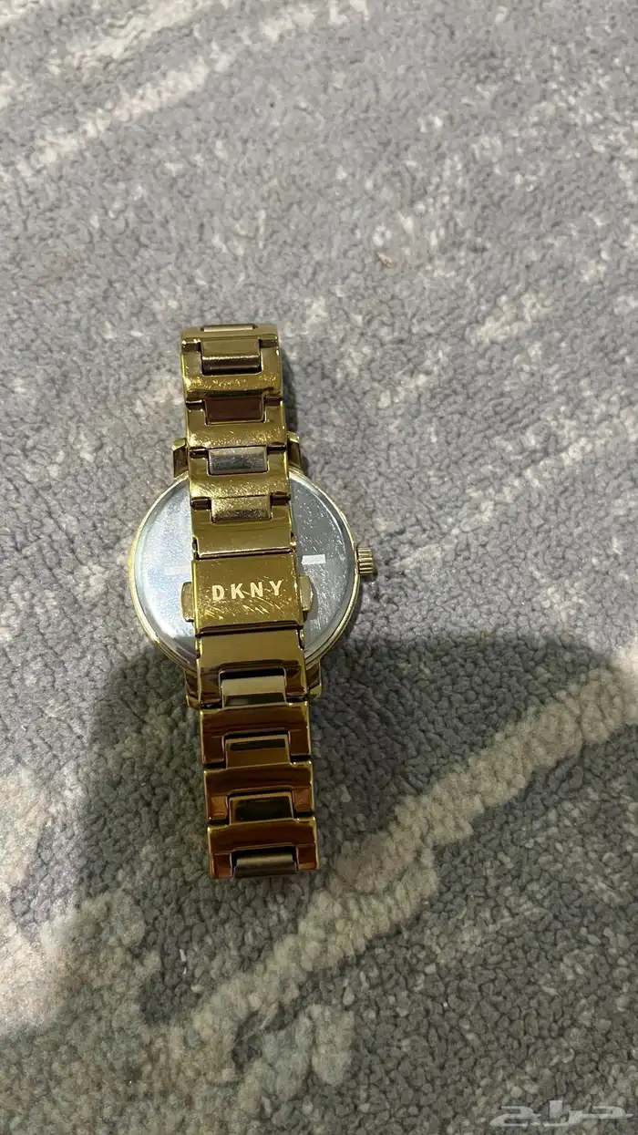 ساعة نسائية ماركة دكني 3