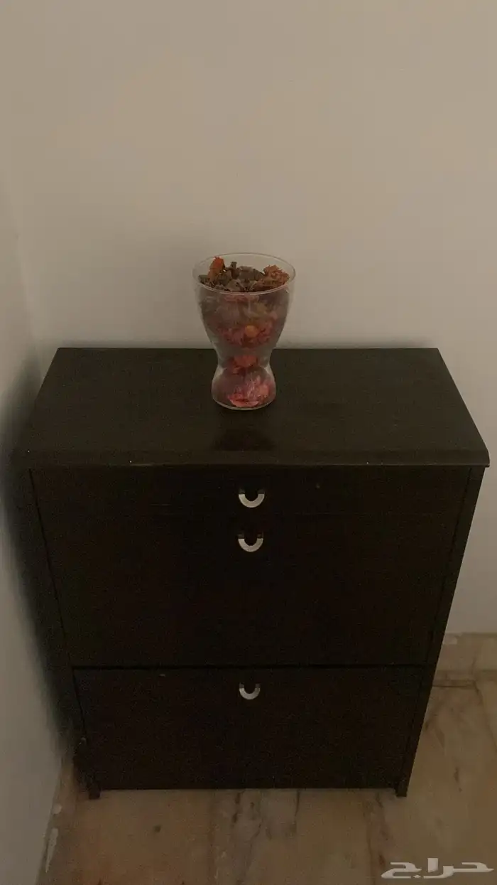 وحدة تخزين جزم للبيع 0