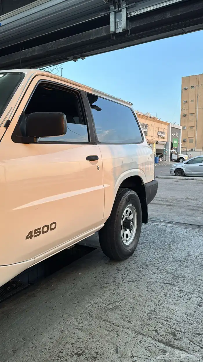 نيسان باترول باب واحد 2000 مبيعات حكومية 5