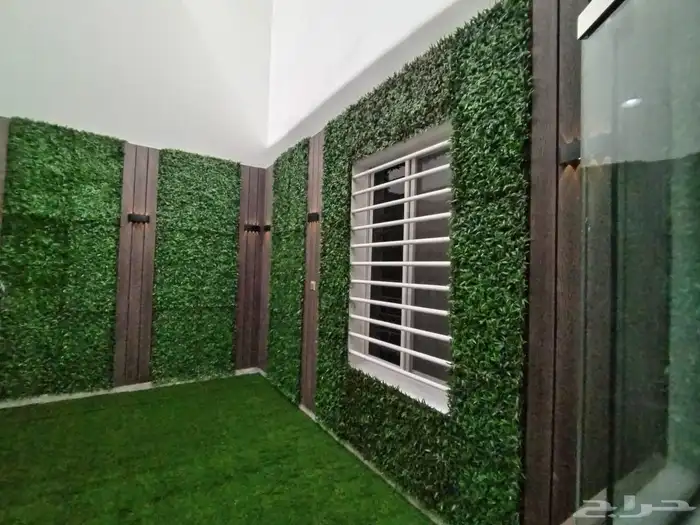 عشب صناعي جداري 1