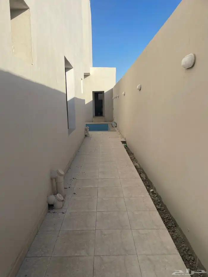 للإيجار فيلا بالخبر العزيزية 2