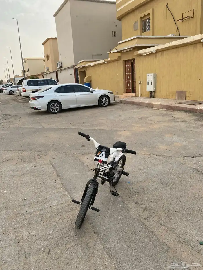 للبيع الحد 300 للمعلوميه السيكل مرشوش اسود و ما يشتكي من شي 2
