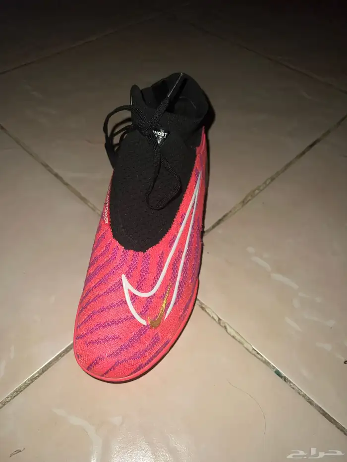 بوت كورة نايك 3