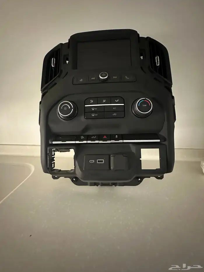 تحكم مكيف وشاشة كار بلاي و مخارج شحن جمس وشفر اصلي 3