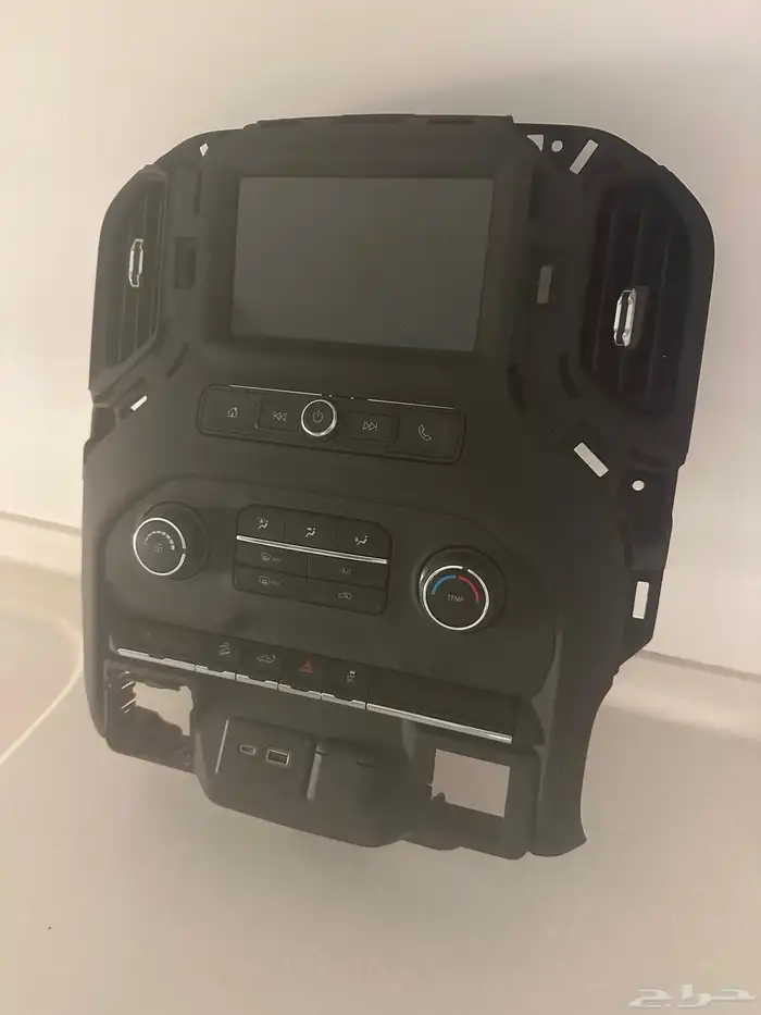 تحكم مكيف وشاشة كار بلاي و مخارج شحن جمس وشفر اصلي 4