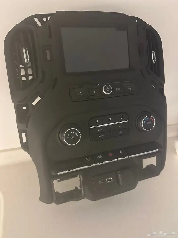 تحكم مكيف وشاشة كار بلاي و مخارج شحن جمس وشفر اصلي 1