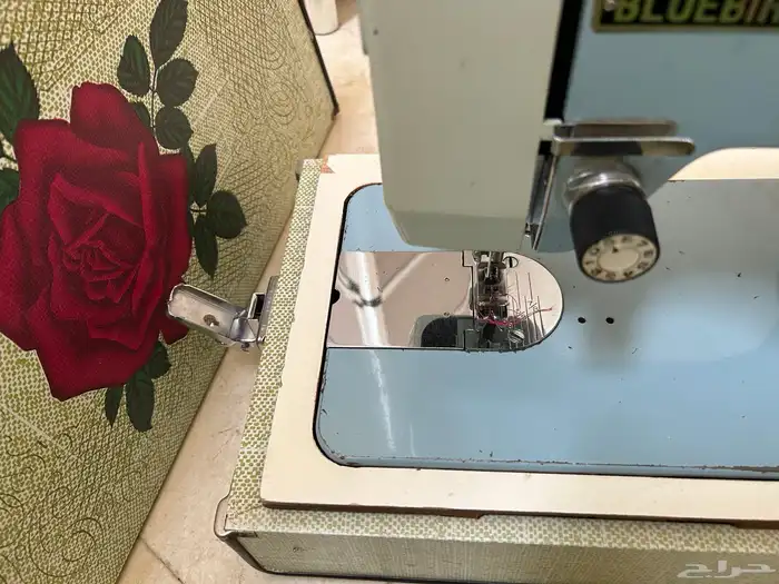ماكينه عاديه وتطريز للبيع ب300 4