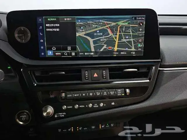 لكزس -es300 - 2024 13