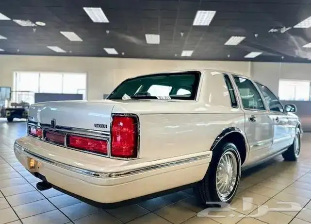 لنكولن تاون كار 1995 Lincoln Town Car Cartier Designer مخزن 5