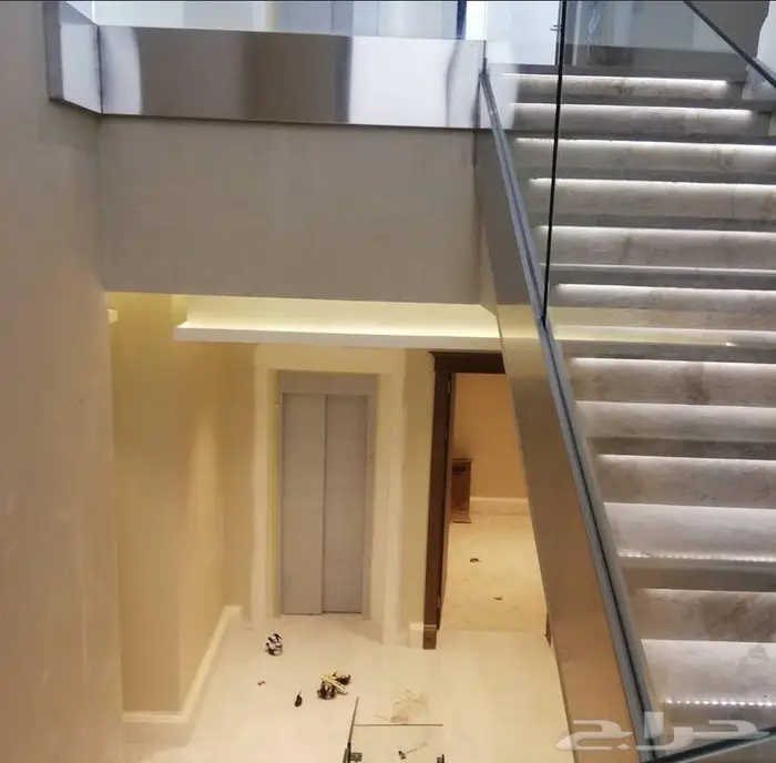 دربزين زجاج سكريت وجميع اعمال الزجاج والألمنيوم 5