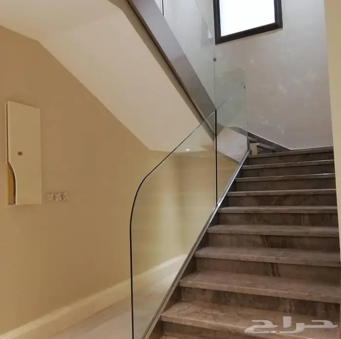 دربزين زجاج سكريت وجميع اعمال الزجاج والألمنيوم 2