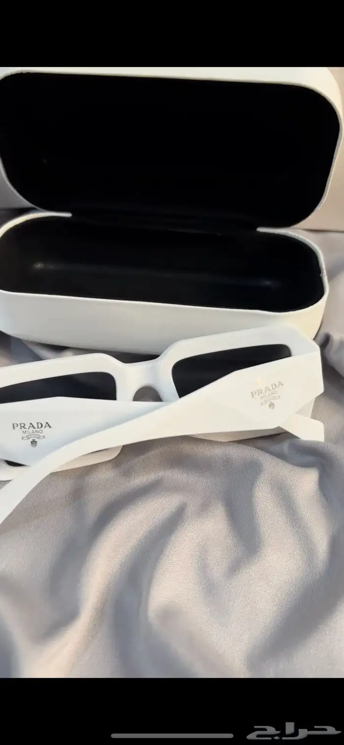 النضارة من براند برادا ابيض ب 80 ريال 4