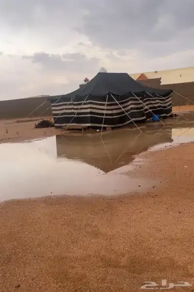 خيمه عمودين سودا والحبل حقه من عند الحديد منقطه 4