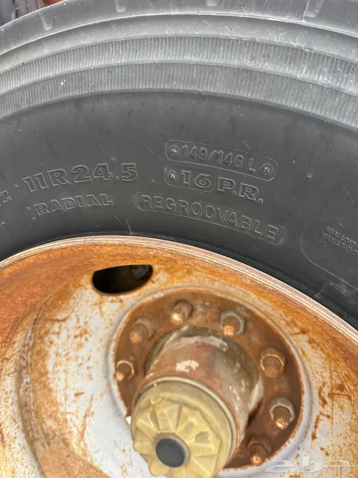 للليع سطحه طول 13 .5 محورين 6