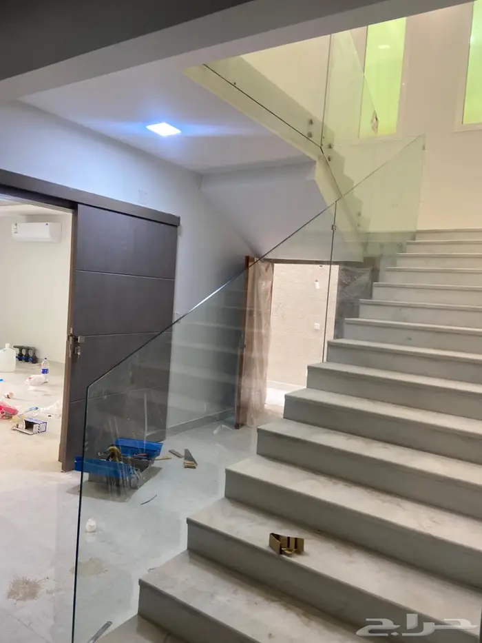 دربزين زجاج سكريت وجميع اعمال الزجاج والألمنيوم 9