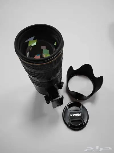 للبيع عدسه نيكون 70-200. Nikon lens 4