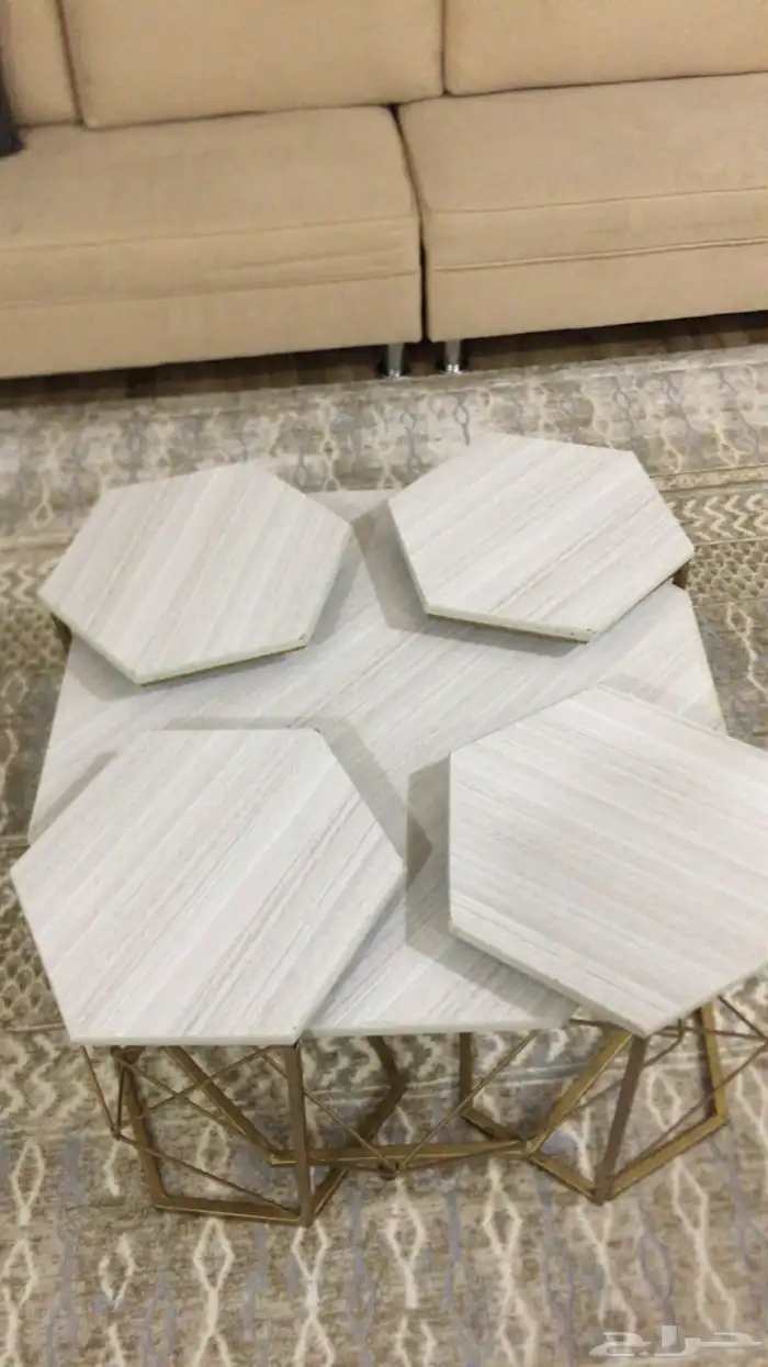 طاولة للبيع 1