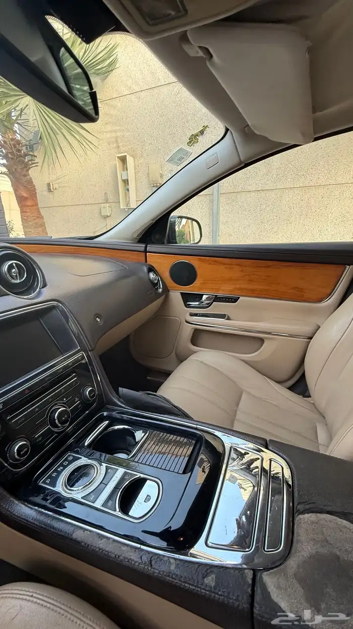 للبيع جاكوار xj بلوحة مميزة 666 5