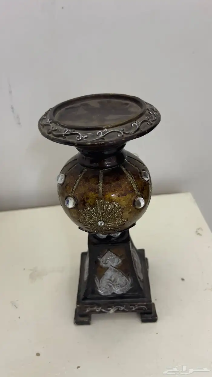 تحف ونثريات بورسلان أثريه وجماليه وبالاضافه إلى مبخره 7