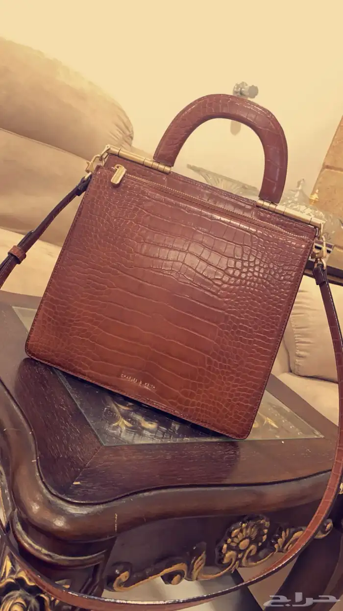 شنط وملابس ماركات 27
