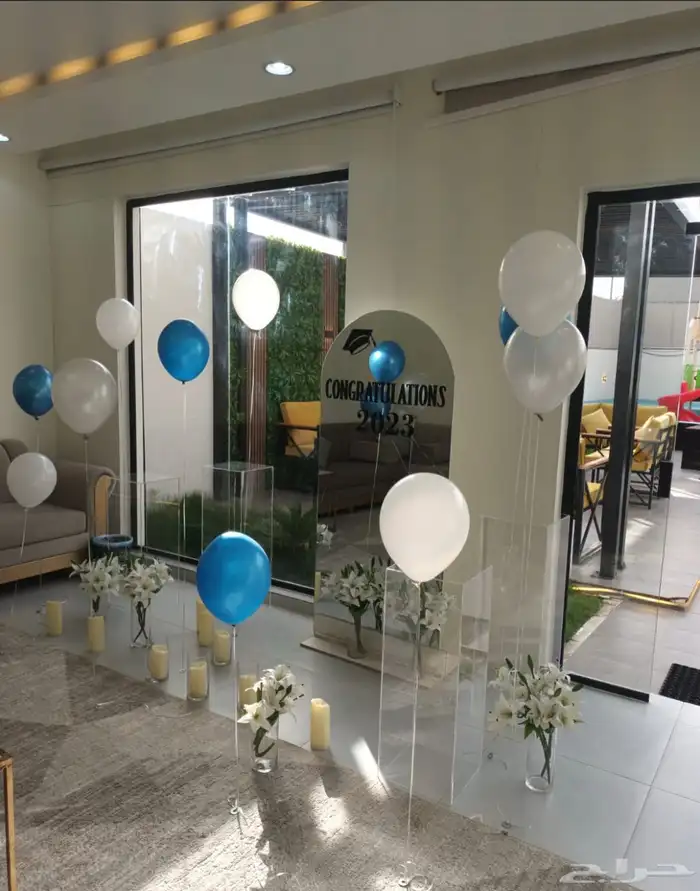 استندات تخرج. شرار حفلات 19