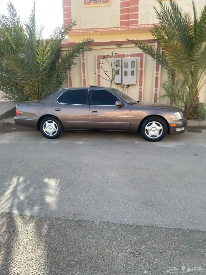 للبيع لكزس LS400 9