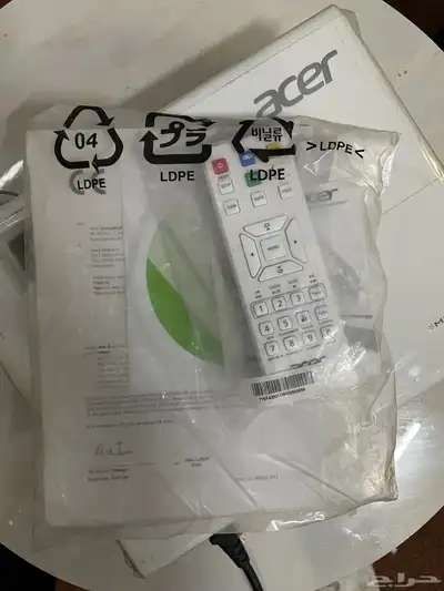 للبيع بروجكتر acer مع جميع ملحقاته 1