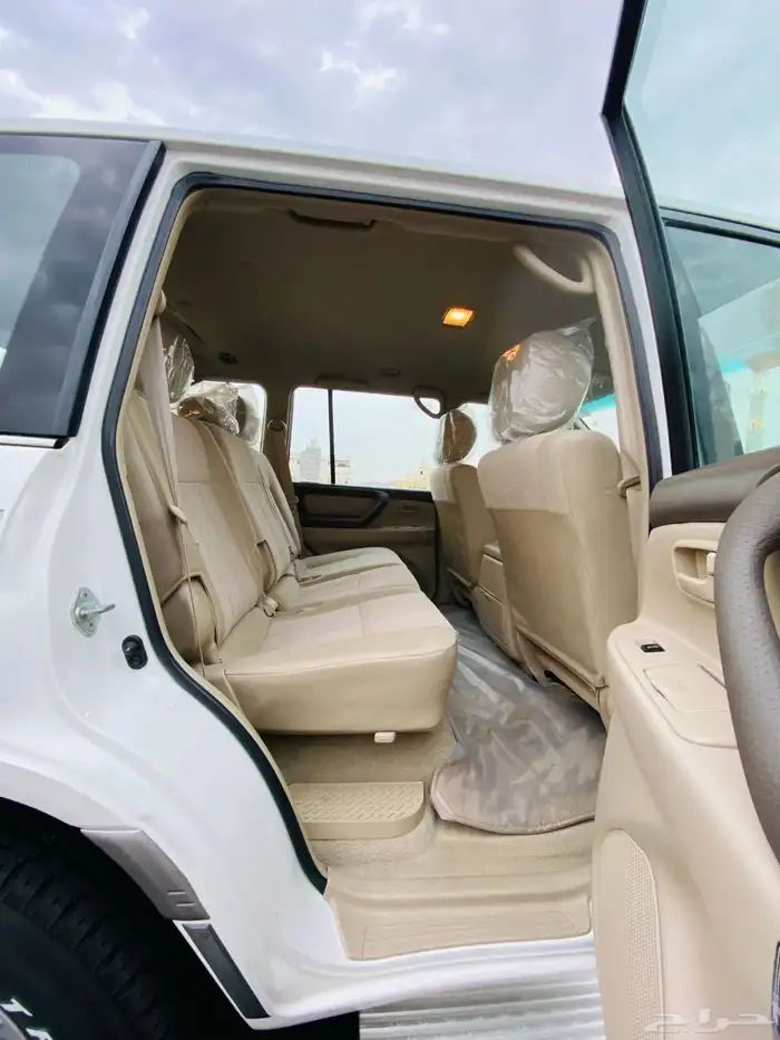 جيب لاندكروزر قير عادي مخزن تم البيع 47