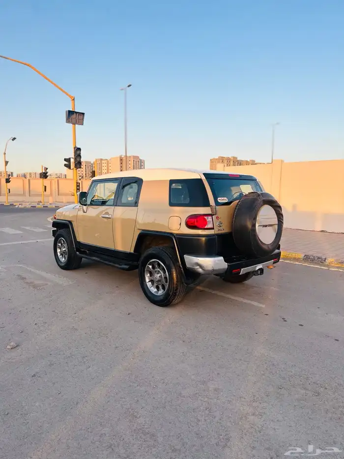 تيوتا اف جي 12