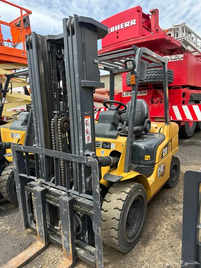 للبيع او للأيجار رافعات كتربلر Caterpillar forklifts 1