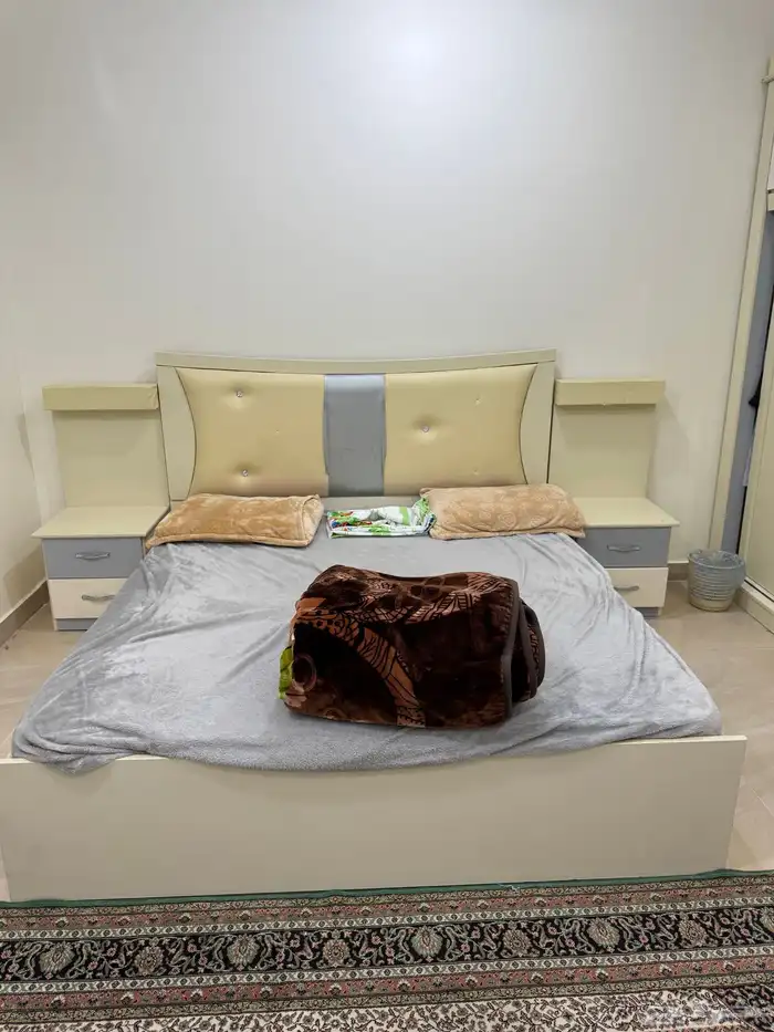 غرفة نوم مستعملة للبيع 0