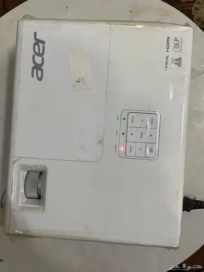 للبيع بروجكتر acer مع جميع ملحقاته 0