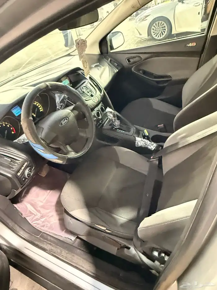 سيارة فورد فوكس للبيع 11