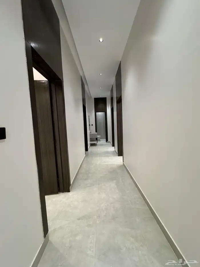 للبيع دور ارضي حي الجنادريه 14