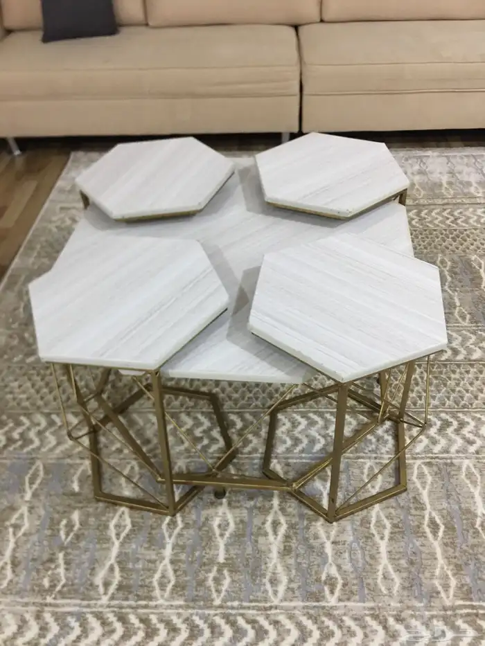 طاولة للبيع 0