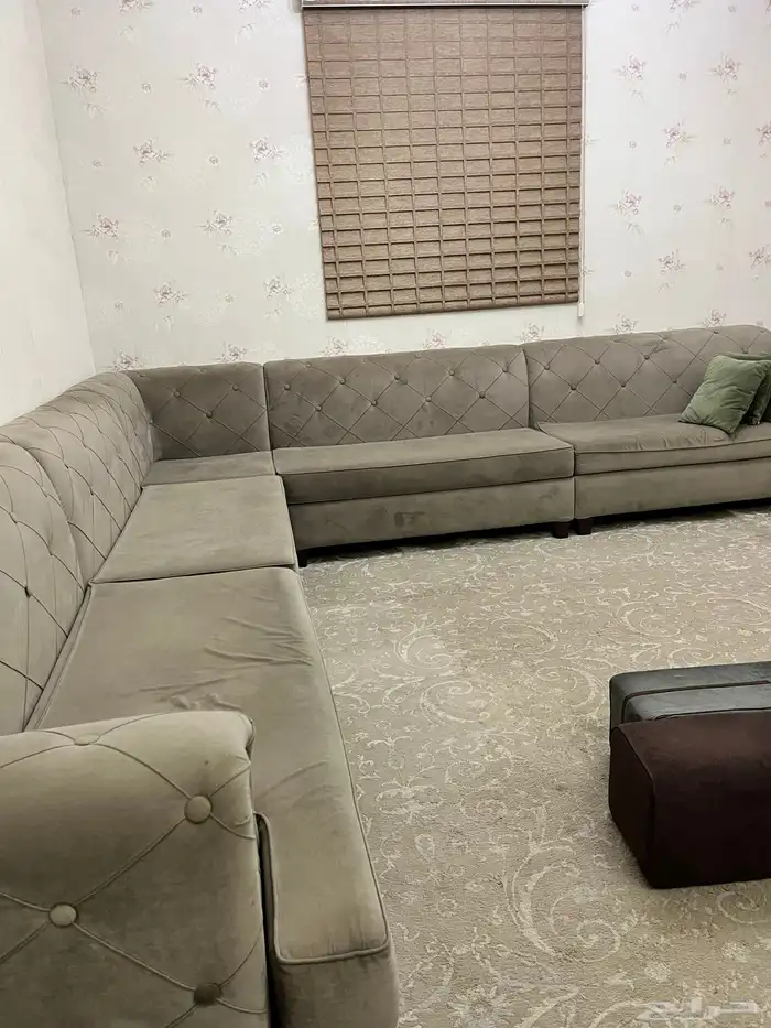 كنب ركن متصل نظيف للبيع المستعجل 1