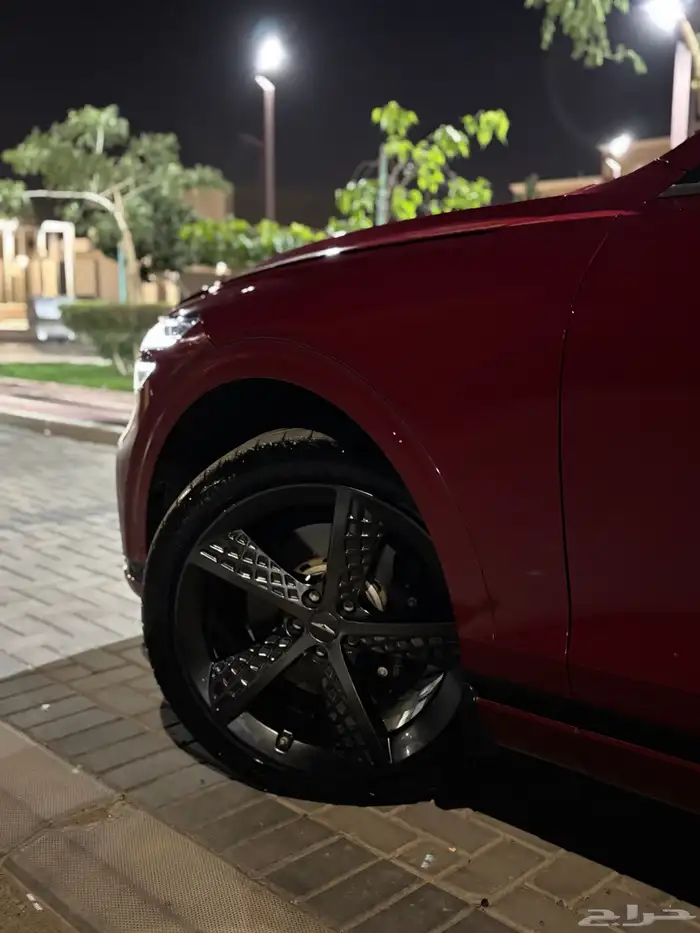 جيب جينسس GV70 رويال سبورت موديل 22 مخزن شبه جديد 17