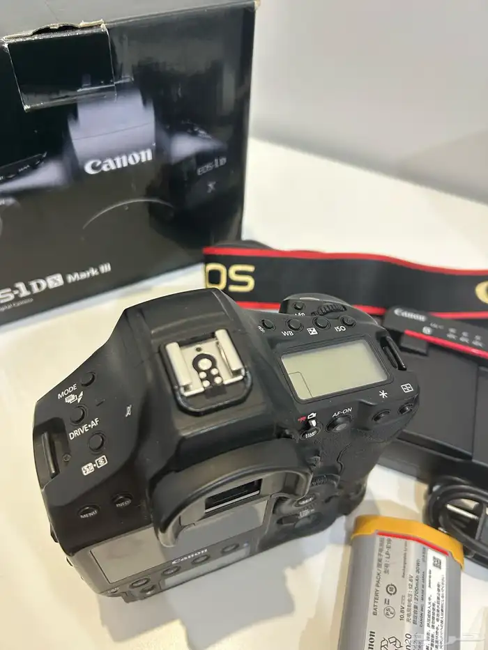 للبيع كاميرا Canon EOS- 1DX lll الاصدار الثالث 5