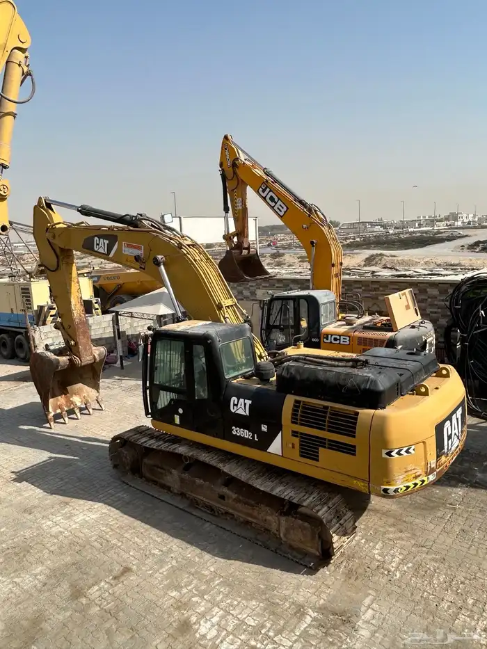 حفارة D2L 336 موجدة في الامارات 1
