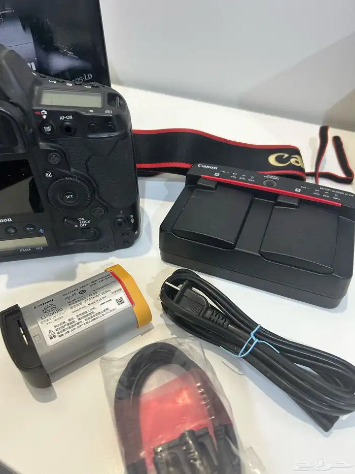 للبيع كاميرا Canon EOS- 1DX lll الاصدار الثالث 8