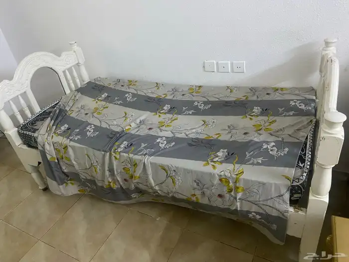 4 كراسي ابيض طقم نظيف 0