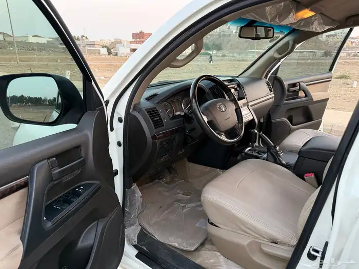 تم البيع لاندكروزر 2010 فل بدون فتحة في غاية النظافة 20