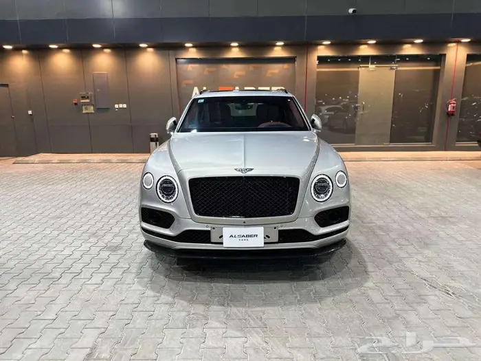 بنتلي بنتياقا ( V8 ) 1