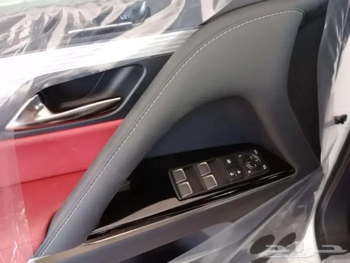 وارد اليحيى لكزس LX600 سبورت رادار جلد أحمر 2025 أبيض 20