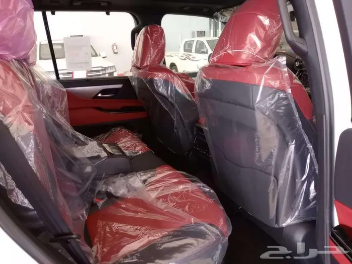 وارد اليحيى لكزس LX600 سبورت رادار جلد أحمر 2025 أبيض 9